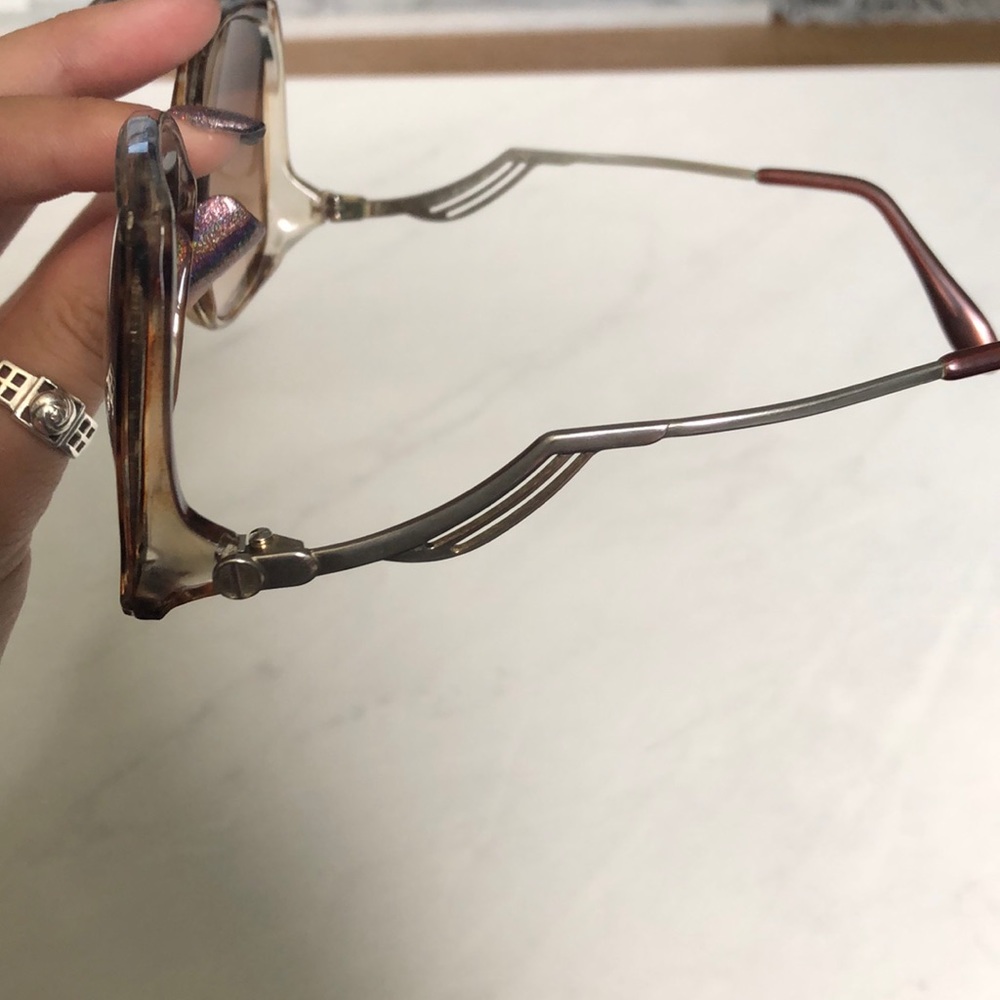💕 3/$15 Joan Boyce sunglasses and case - Picture 3 of 5